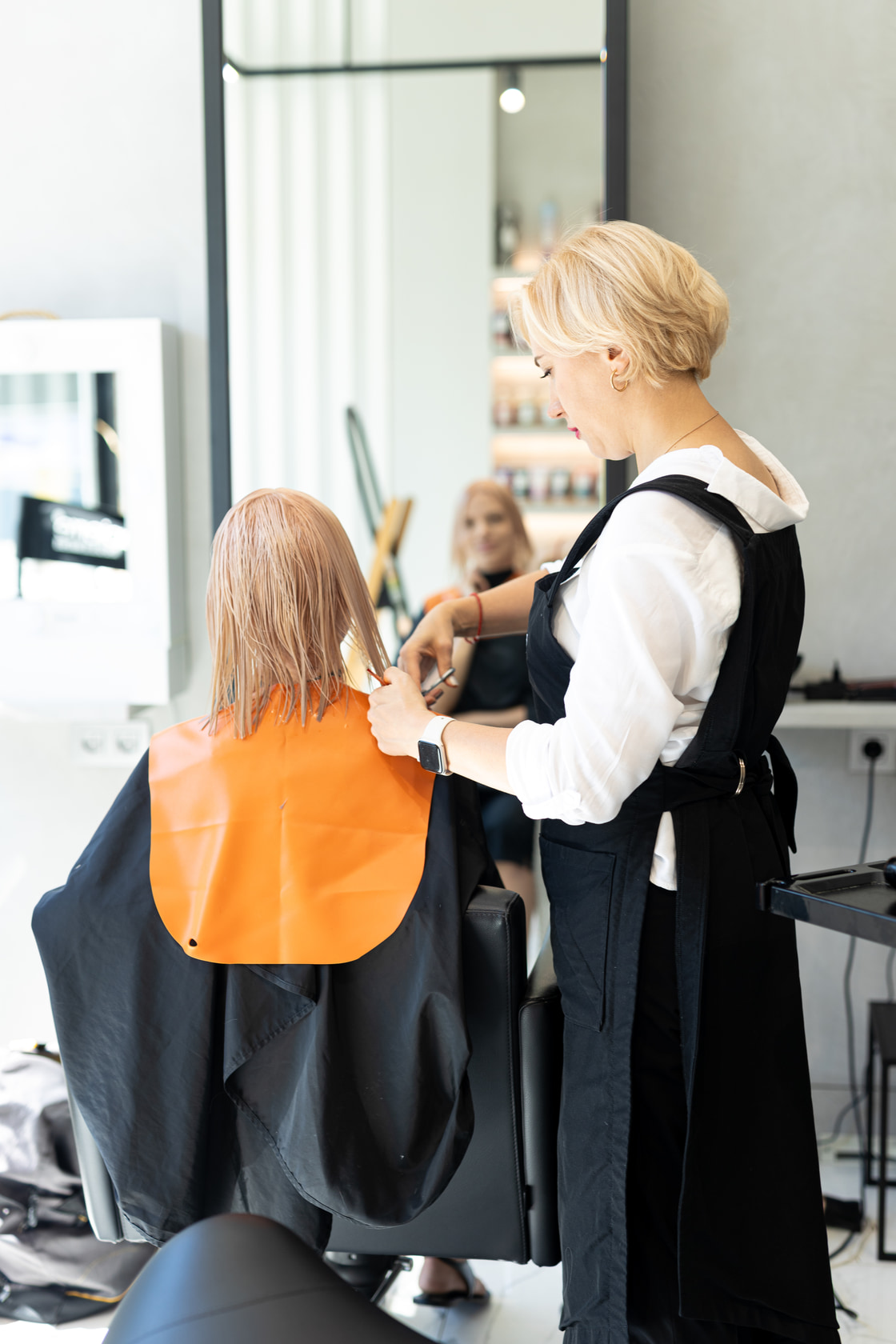 Coupe en cours, vue depuis l’autre bout du salon